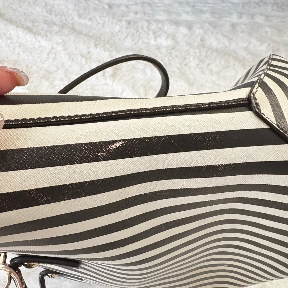 Henri Bendel Black and White Striped Tote - Picture 4 of 8
